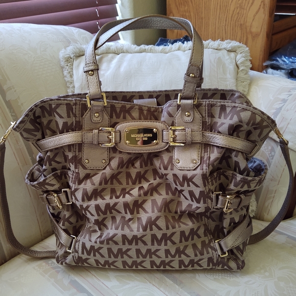 Michael Kors Handbags - Michael Kors E-1108 "Gansevoort" Monogram Satchel